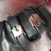 Load image into Gallery viewer, Online Vintage Shop, Vintage Clothing Boutique, Vintage, Women's Clothing, Seconhand, Distressed Vintage Designs, Sustainable Fashion