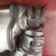 Load image into Gallery viewer, Online Vintage Shop, Vintage Clothing Boutique, Vintage, Women's Clothing, Seconhand, Distressed Vintage Designs, Sustainable Fashion