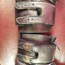 Load image into Gallery viewer, Online Vintage Shop, Vintage Clothing Boutique, Vintage, Women's Clothing, Seconhand, Distressed Vintage Designs, Sustainable Fashion