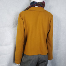 Load image into Gallery viewer, Online Vintage Shop, Vintage Clothing Boutique, Vintage, Women's Clothing, Seconhand, Distressed Vintage Designs, Sustainable Fashion