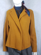 Load image into Gallery viewer, Online Vintage Shop, Vintage Clothing Boutique, Vintage, Women's Clothing, Seconhand, Distressed Vintage Designs, Sustainable Fashion