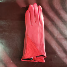 Load image into Gallery viewer, Online Vintage Shop, Vintage Clothing Boutique, Vintage, Women's Clothing, Seconhand, Distressed Vintage Designs, Sustainable Fashion