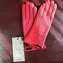 Load image into Gallery viewer, Online Vintage Shop, Vintage Clothing Boutique, Vintage, Women's Clothing, Seconhand, Distressed Vintage Designs, Sustainable Fashion