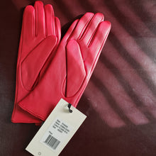 Load image into Gallery viewer, Online Vintage Shop, Vintage Clothing Boutique, Vintage, Women's Clothing, Seconhand, Distressed Vintage Designs, Sustainable Fashion