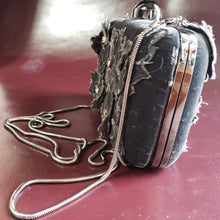 Load image into Gallery viewer, Online Vintage Shop, Vintage Clothing Boutique, Vintage, Women's Clothing, Seconhand, Distressed Vintage Designs, Sustainable Fashion