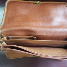 Load image into Gallery viewer, Online Vintage Shop, Vintage Clothing Boutique, Vintage, Women's Clothing, Seconhand, Distressed Vintage Designs, Sustainable Fashion