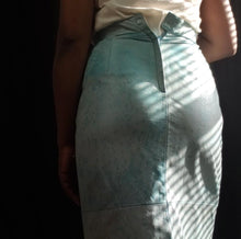 Load image into Gallery viewer, Online Vintage Shop, Vintage Clothing Boutique, Vintage, Women's Clothing, Seconhand, Distressed Vintage Designs, Sustainable Fashion