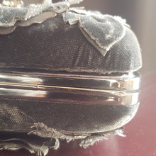 Load image into Gallery viewer, Online Vintage Shop, Vintage Clothing Boutique, Vintage, Women's Clothing, Seconhand, Distressed Vintage Designs, Sustainable Fashion