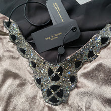 Load image into Gallery viewer, Online Vintage Shop, Vintage Clothing Boutique, Vintage, Women's Clothing, Seconhand, Distressed Vintage Designs, Sustainable Fashion