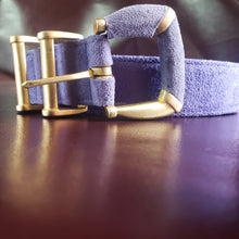 Load image into Gallery viewer, Online Vintage Shop, Vintage Clothing Boutique, Vintage, Women's Clothing, Seconhand, Distressed Vintage Designs, Sustainable Fashion