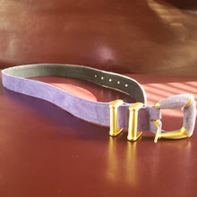 Load image into Gallery viewer, Online Vintage Shop, Vintage Clothing Boutique, Vintage, Women's Clothing, Seconhand, Distressed Vintage Designs, Sustainable Fashion