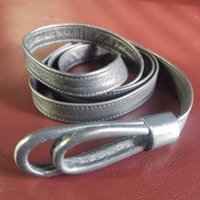 Load image into Gallery viewer, Online Vintage Shop, Vintage Clothing Boutique, Vintage, Women's Clothing, Seconhand, Distressed Vintage Designs, Sustainable Fashion