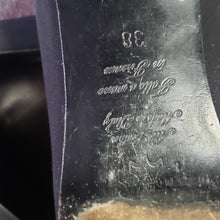 Load image into Gallery viewer, Online Vintage Shop, Vintage Clothing Boutique, Vintage, Women's Clothing, Seconhand, Distressed Vintage Designs, Sustainable Fashion