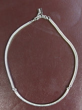 Load image into Gallery viewer, Online Vintage Shop, Vintage Clothing Boutique, Vintage, Women's Clothing, Seconhand, Distressed Vintage Designs, Sustainable Fashion