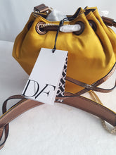 Load image into Gallery viewer, Online Vintage Shop, Vintage Clothing Boutique, Vintage, Women's Clothing, Seconhand, Distressed Vintage Designs, Sustainable Fashion