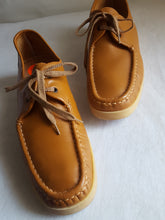 Load image into Gallery viewer, Online Vintage Shop, Vintage Clothing Boutique, Vintage, Women's Clothing, Seconhand, Distressed Vintage Designs, Sustainable Fashion