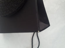 Load image into Gallery viewer, Online Vintage Shop, Vintage Clothing Boutique, Vintage, Women's Clothing, Seconhand, Distressed Vintage Designs, Sustainable Fashion