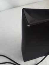 Load image into Gallery viewer, Online Vintage Shop, Vintage Clothing Boutique, Vintage, Women's Clothing, Seconhand, Distressed Vintage Designs, Sustainable Fashion