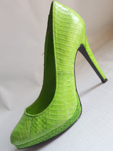 Load image into Gallery viewer, Online Vintage Shop, Vintage Clothing Boutique, Vintage, Women's Clothing, Seconhand, Distressed Vintage Designs, Sustainable Fashion