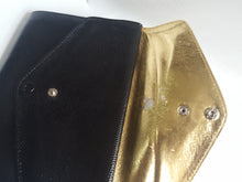 Load image into Gallery viewer, Online Vintage Shop, Vintage Clothing Boutique, Vintage, Women's Clothing, Seconhand, Distressed Vintage Designs, Sustainable Fashion