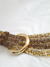 Load image into Gallery viewer, Online Vintage Shop, Vintage Clothing Boutique, Vintage, Women's Clothing, Seconhand, Distressed Vintage Designs, Sustainable Fashion