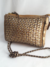 Load image into Gallery viewer, Online Vintage Shop, Vintage Clothing Boutique, Vintage, Women's Clothing, Seconhand, Distressed Vintage Designs, Sustainable Fashion