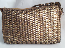 Load image into Gallery viewer, Online Vintage Shop, Vintage Clothing Boutique, Vintage, Women's Clothing, Seconhand, Distressed Vintage Designs, Sustainable Fashion