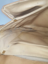 Load image into Gallery viewer, Online Vintage Shop, Vintage Clothing Boutique, Vintage, Women's Clothing, Seconhand, Distressed Vintage Designs, Sustainable Fashion