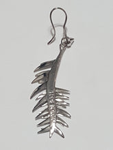 Load image into Gallery viewer, Online Vintage Shop, Vintage Clothing Boutique, Vintage, Women's Clothing, Seconhand, Distressed Vintage Designs, Sustainable Fashion