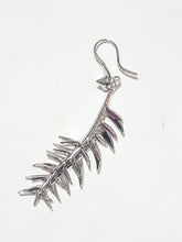 Load image into Gallery viewer, Online Vintage Shop, Vintage Clothing Boutique, Vintage, Women's Clothing, Seconhand, Distressed Vintage Designs, Sustainable Fashion