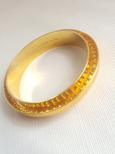 Load image into Gallery viewer, Online Vintage Shop, Vintage Clothing Boutique, Vintage, Women's Clothing, Seconhand, Distressed Vintage Designs, Sustainable Fashion