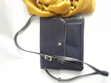 Load image into Gallery viewer, Online Vintage Shop, Vintage Clothing Boutique, Vintage, Women's Clothing, Seconhand, Distressed Vintage Designs, Sustainable Fashion