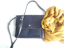 Load image into Gallery viewer, Online Vintage Shop, Vintage Clothing Boutique, Vintage, Women's Clothing, Seconhand, Distressed Vintage Designs, Sustainable Fashion