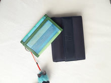 Load image into Gallery viewer, Online Vintage Shop, Vintage Clothing Boutique, Vintage, Women's Clothing, Seconhand, Distressed Vintage Designs, Sustainable Fashion