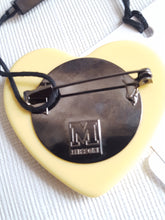 Load image into Gallery viewer, Online Vintage Shop, Vintage Clothing Boutique, Vintage, Women's Clothing, Seconhand, Distressed Vintage Designs, Sustainable Fashion