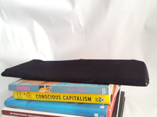 Load image into Gallery viewer, Online Vintage Shop, Vintage Clothing Boutique, Vintage, Women's Clothing, Seconhand, Distressed Vintage Designs, Sustainable Fashion