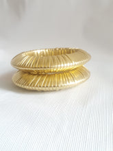 Load image into Gallery viewer, Online Vintage Shop, Vintage Clothing Boutique, Vintage, Women's Clothing, Seconhand, Distressed Vintage Designs, Sustainable Fashion