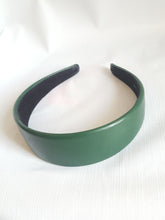 Load image into Gallery viewer, Online Vintage Shop, Vintage Clothing Boutique, Vintage, Women's Clothing, Seconhand, Distressed Vintage Designs, Sustainable Fashion