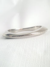 Load image into Gallery viewer, Online Vintage Shop, Vintage Clothing Boutique, Vintage, Women's Clothing, Seconhand, Distressed Vintage Designs, Sustainable Fashion