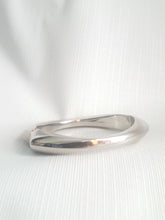 Load image into Gallery viewer, Online Vintage Shop, Vintage Clothing Boutique, Vintage, Women's Clothing, Seconhand, Distressed Vintage Designs, Sustainable Fashion