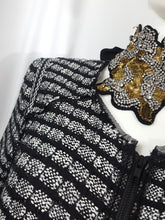 Load image into Gallery viewer, Online Vintage Shop, Vintage Clothing Boutique, Vintage, Women's Clothing, Seconhand, Distressed Vintage Designs, Sustainable Fashion