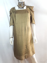 Load image into Gallery viewer, Online Vintage Shop, Vintage Clothing Boutique, Vintage, Women's Clothing, Seconhand, Distressed Vintage Designs, Sustainable Fashion