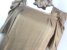 Load image into Gallery viewer, Online Vintage Shop, Vintage Clothing Boutique, Vintage, Women's Clothing, Seconhand, Distressed Vintage Designs, Sustainable Fashion