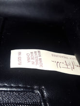 Load image into Gallery viewer, Online Vintage Shop, Vintage Clothing Boutique, Vintage, Women's Clothing, Seconhand, Distressed Vintage Designs, Sustainable Fashion