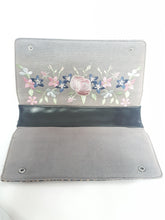 Load image into Gallery viewer, Online Vintage Shop, Vintage Clothing Boutique, Vintage, Women's Clothing, Seconhand, Distressed Vintage Designs, Sustainable Fashion