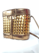 Load image into Gallery viewer, Online Vintage Shop, Vintage Clothing Boutique, Vintage, Women's Clothing, Seconhand, Distressed Vintage Designs, Sustainable Fashion