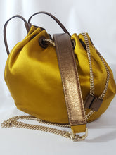 Load image into Gallery viewer, Online Vintage Shop, Vintage Clothing Boutique, Vintage, Women's Clothing, Seconhand, Distressed Vintage Designs, Sustainable Fashion