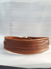 Load image into Gallery viewer, Online Vintage Shop, Vintage Clothing Boutique, Vintage, Women's Clothing, Seconhand, Distressed Vintage Designs, Sustainable Fashion