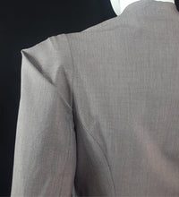 Load image into Gallery viewer, Online Vintage Shop, Vintage Clothing Boutique, Vintage, Women's Clothing, Seconhand, Distressed Vintage Designs, Sustainable Fashion