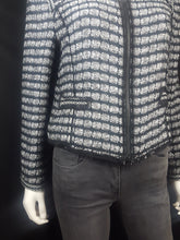 Load image into Gallery viewer, Online Vintage Shop, Vintage Clothing Boutique, Vintage, Women's Clothing, Seconhand, Distressed Vintage Designs, Sustainable Fashion